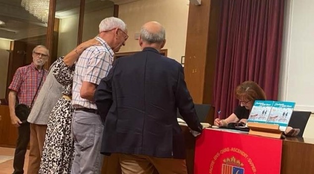 PRESENTACION DEL LIBRO DIECINUEVE O VEINTE LÍNEAS EN ALICANTE